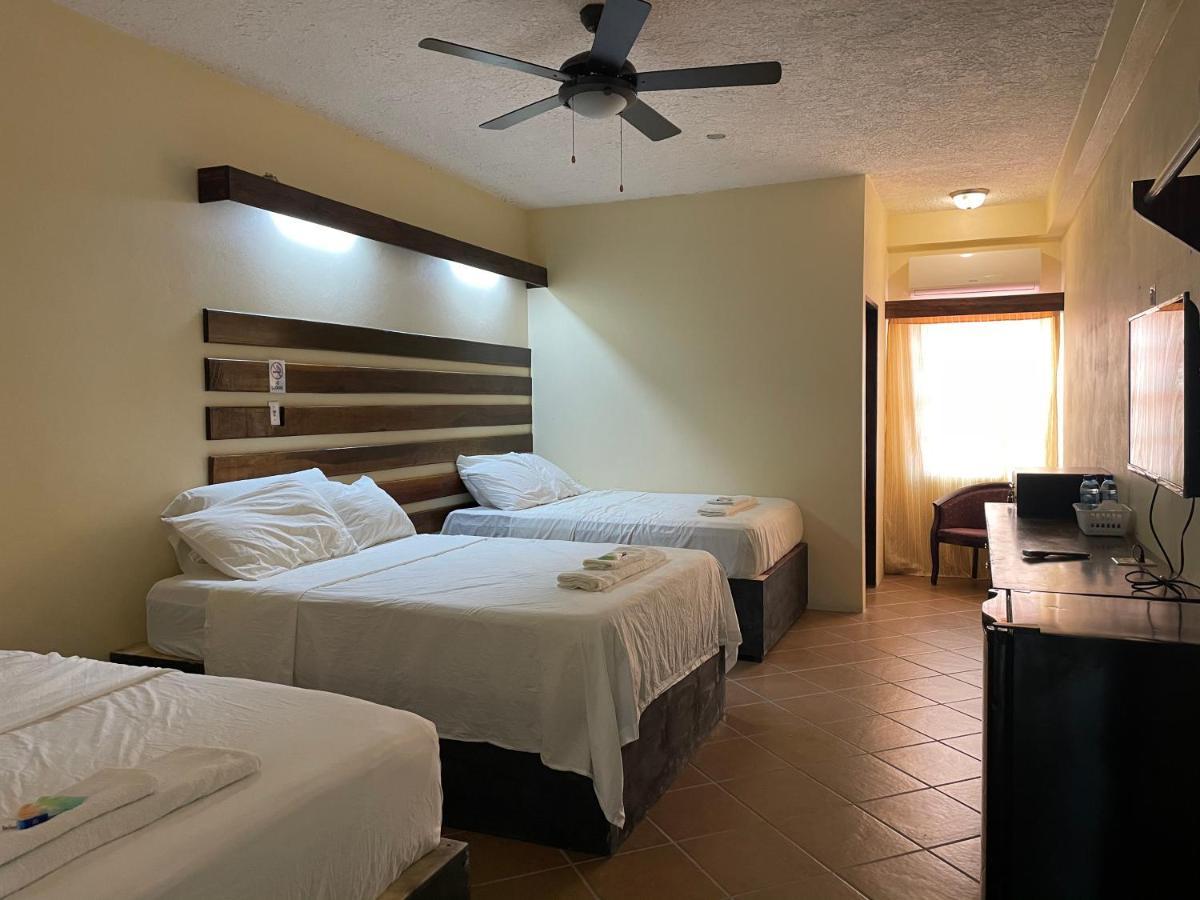 Sky Inn Caye Caulker Exterior photo