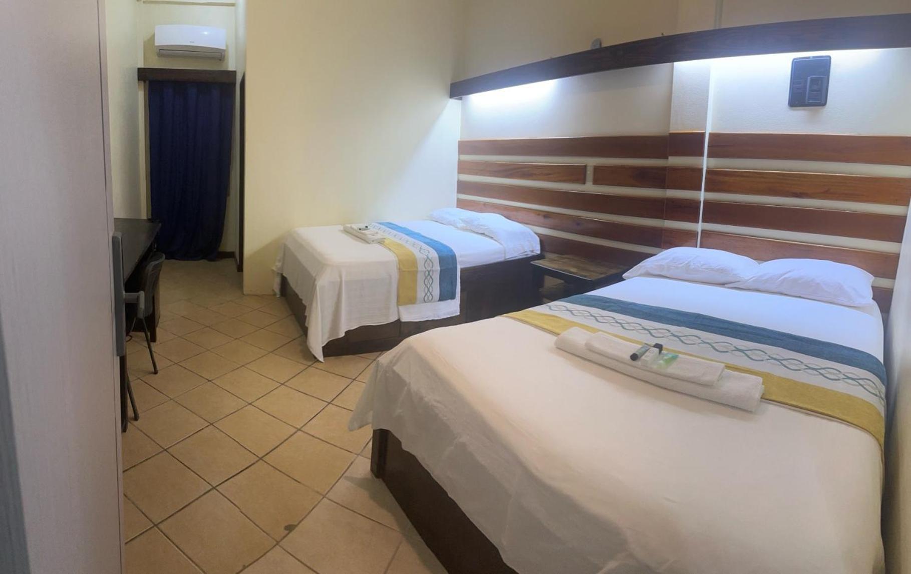 Sky Inn Caye Caulker Exterior photo