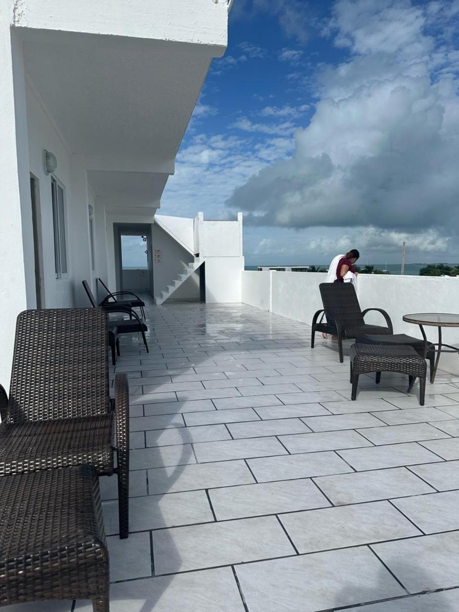 Sky Inn Caye Caulker Exterior photo